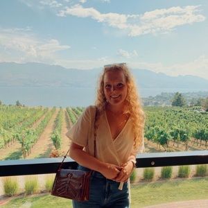 Meet your Posher, Taryn